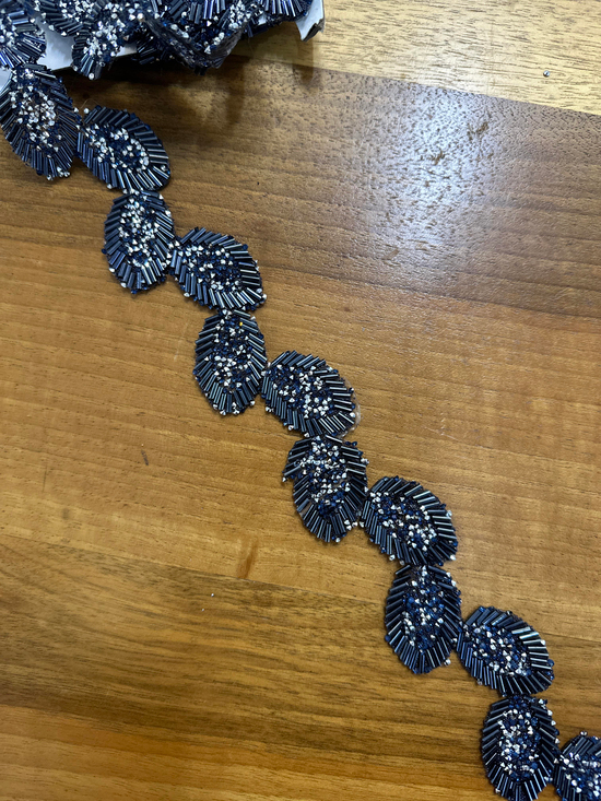 Helen Yaprak Desen İşlemeli Metreişi  Aksesuar Lacivert