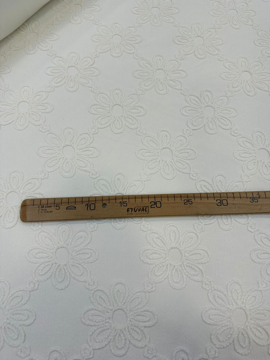 Krem Desen Zincir Papatya Kadife Nakış Detaylı Pike (Hera Pike)