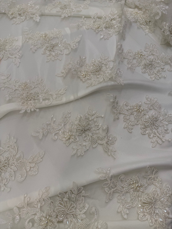 3D Boncuk Nakışı Çiçek Desenli Güpür Kumaş Df38 Ekru
