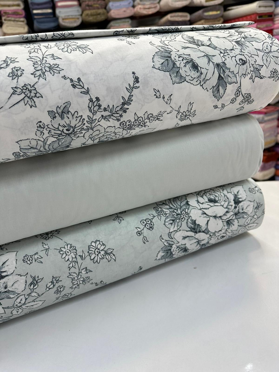 Zemin Gri Floral Desenli Akfil D2500 Beyaz