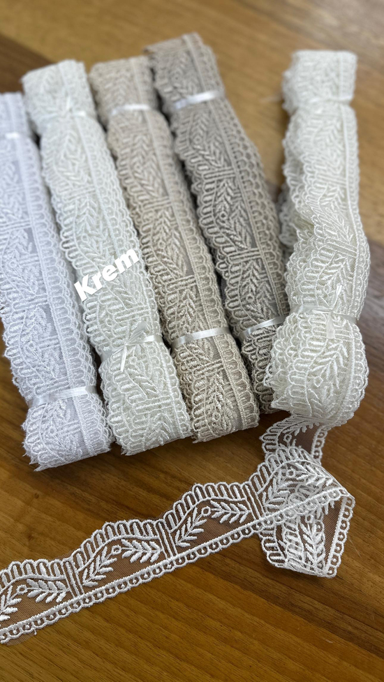 Krem Başak Desen Güpür (1 Top)