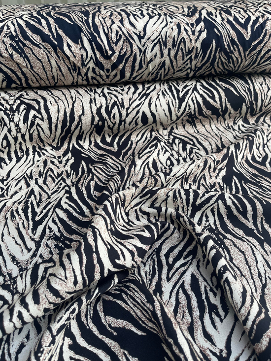 Zemin Zebra Desenli Çift En Viskon D6075 Siyah