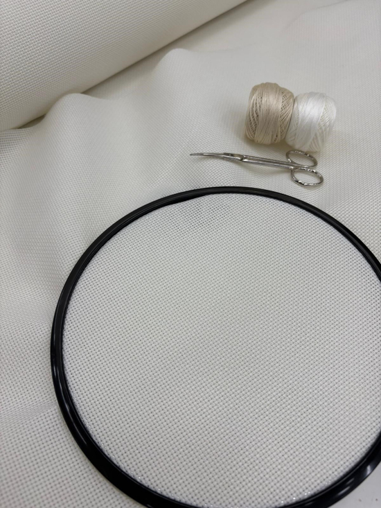 Uğur İpek Etamin 14 Count İşlemelik Kumaş Renk No 1 Kırık Beyaz