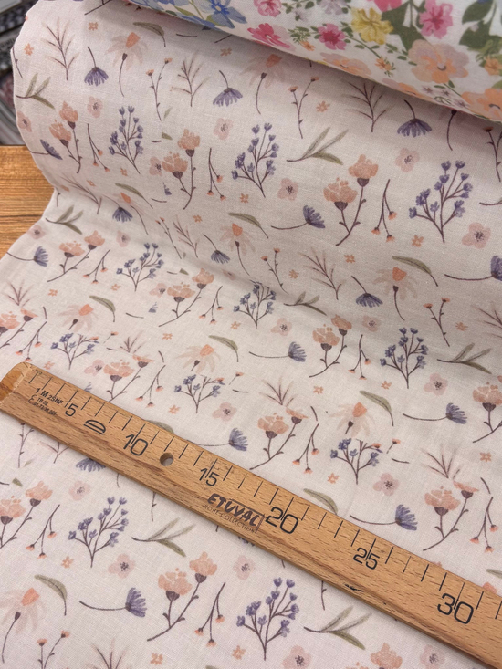 Violet Bloom Çiçek Desenli Çift Katlı Müslin Pamuk Kumaş