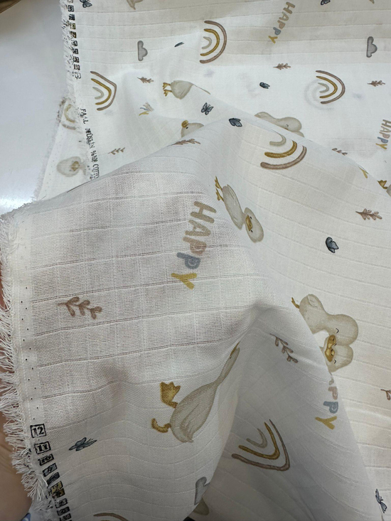 Happy Ördekler Desenli Müslin Kumaş D80250 Bej