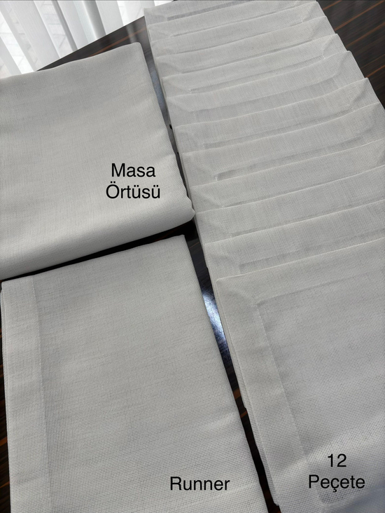 Linen Kumaş 12 Kişilik Masa, Peçete ve Runnerdan Oluşan Köşe Çevrili Servis Takımı Açık Taş