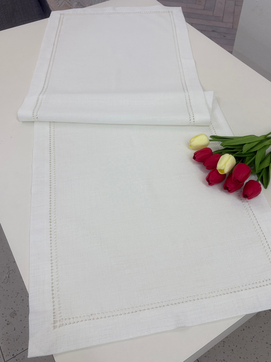 Dublin Çift Sıra El İşi Antika Detaylı Linen Kumaş Runner Beyaz