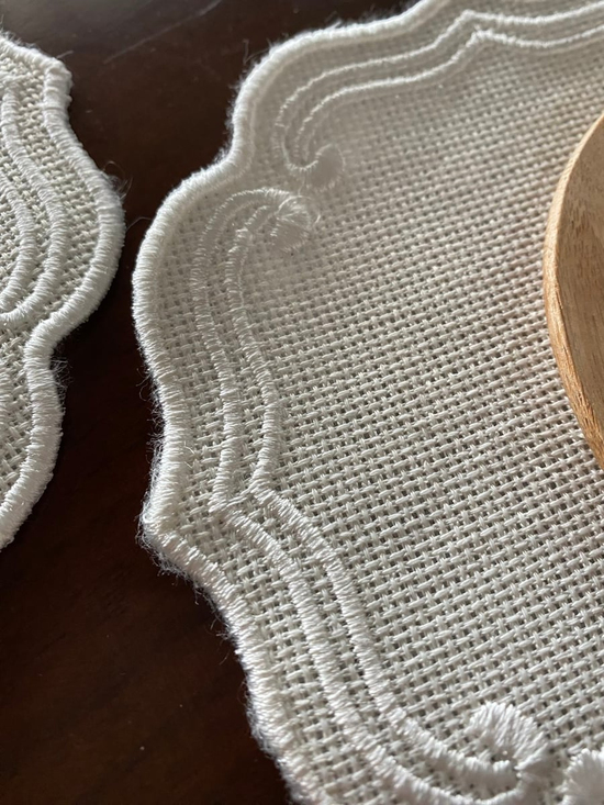 Curly Krem Nakışlı Krem 6 lı Kokteyl Peçetesi