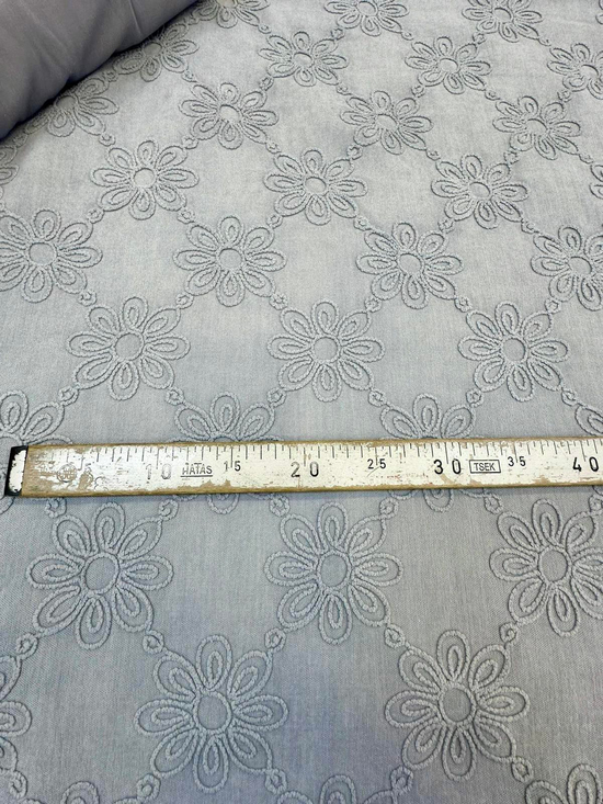 Zincir Papatya Desen Kadife Nakış Detaylı Pike (Hera Pike) Gri