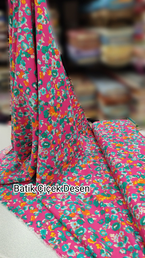 Fuşya Pembe Batik Çiçek Desen Çift En Viskon