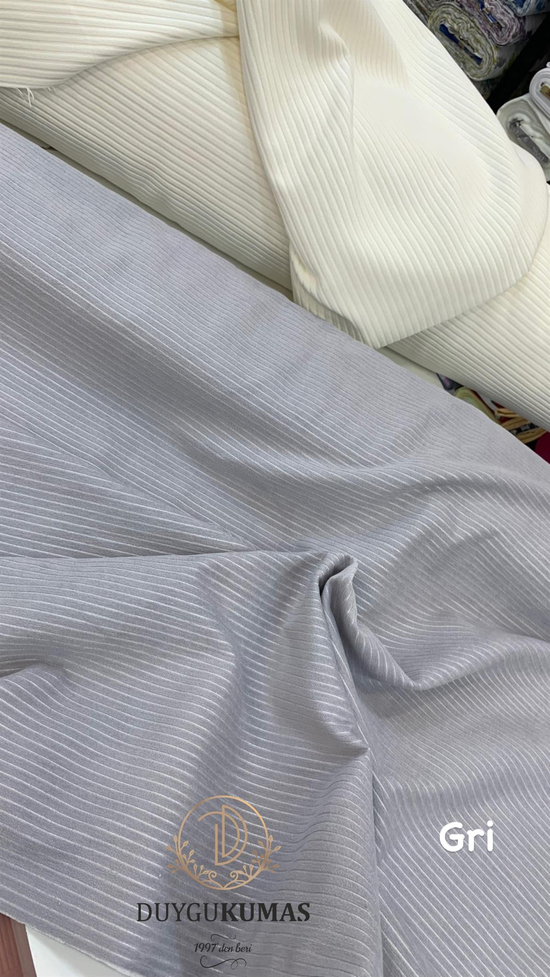 Gri Çizgili Etuval Şönil Pike Kumaş 