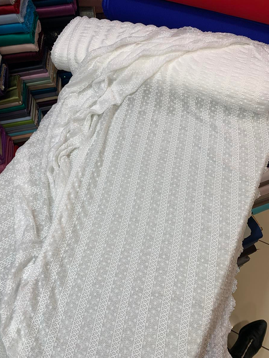 Krem Çizgi Ve Puanlı D148 Desen Güpür Kumaş