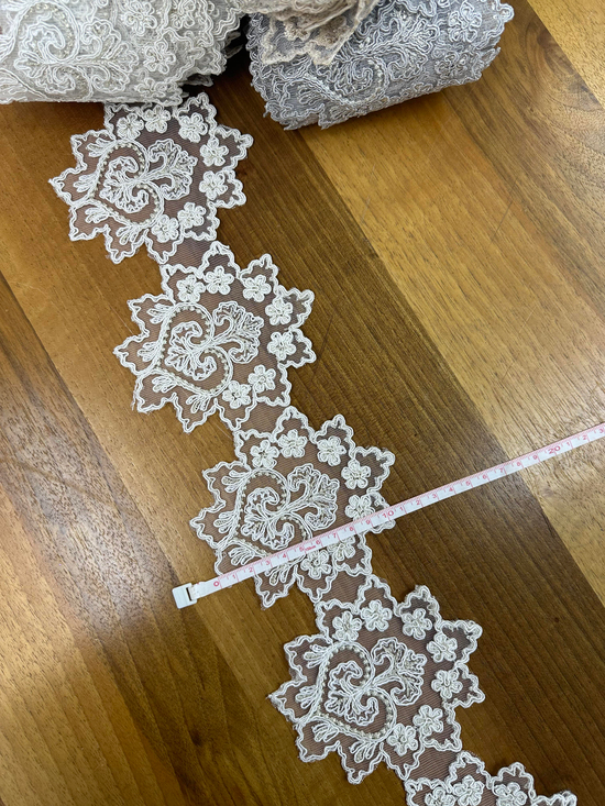 Krem D1200 Desen Fransız Güpürü (1 top)