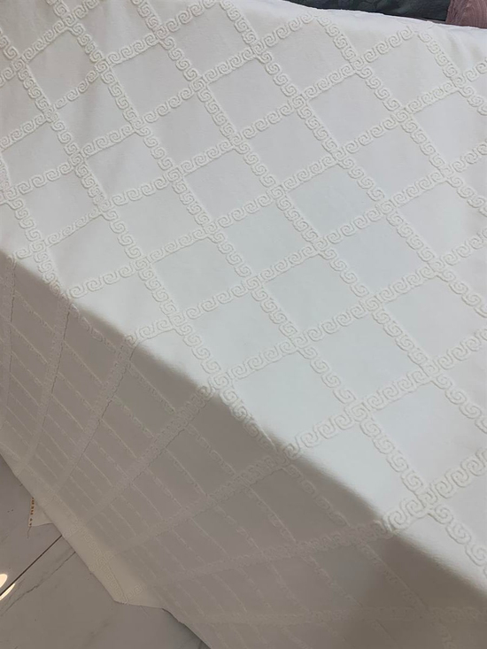 Krem Grek Baklava Desen Kadife Nakış Detaylı Pike