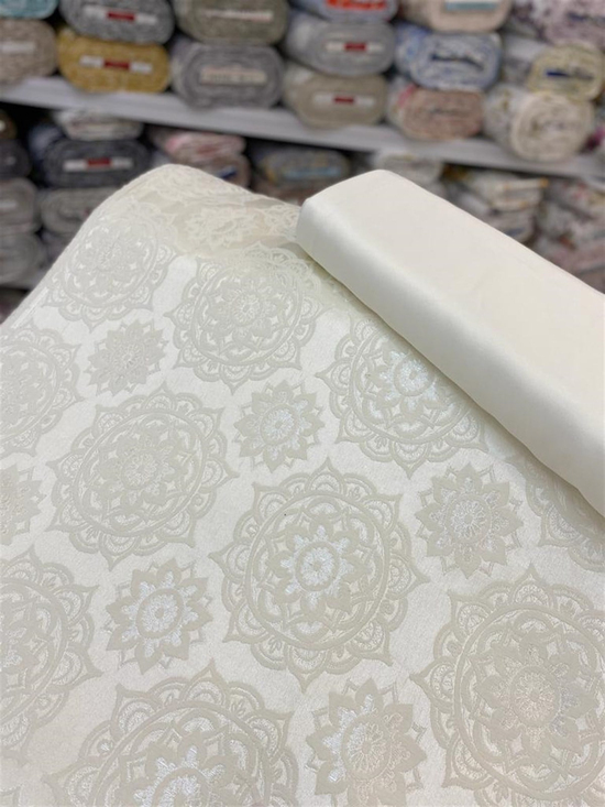 Krem Küçük Büyük Mandala Desen İpek Şönil pike