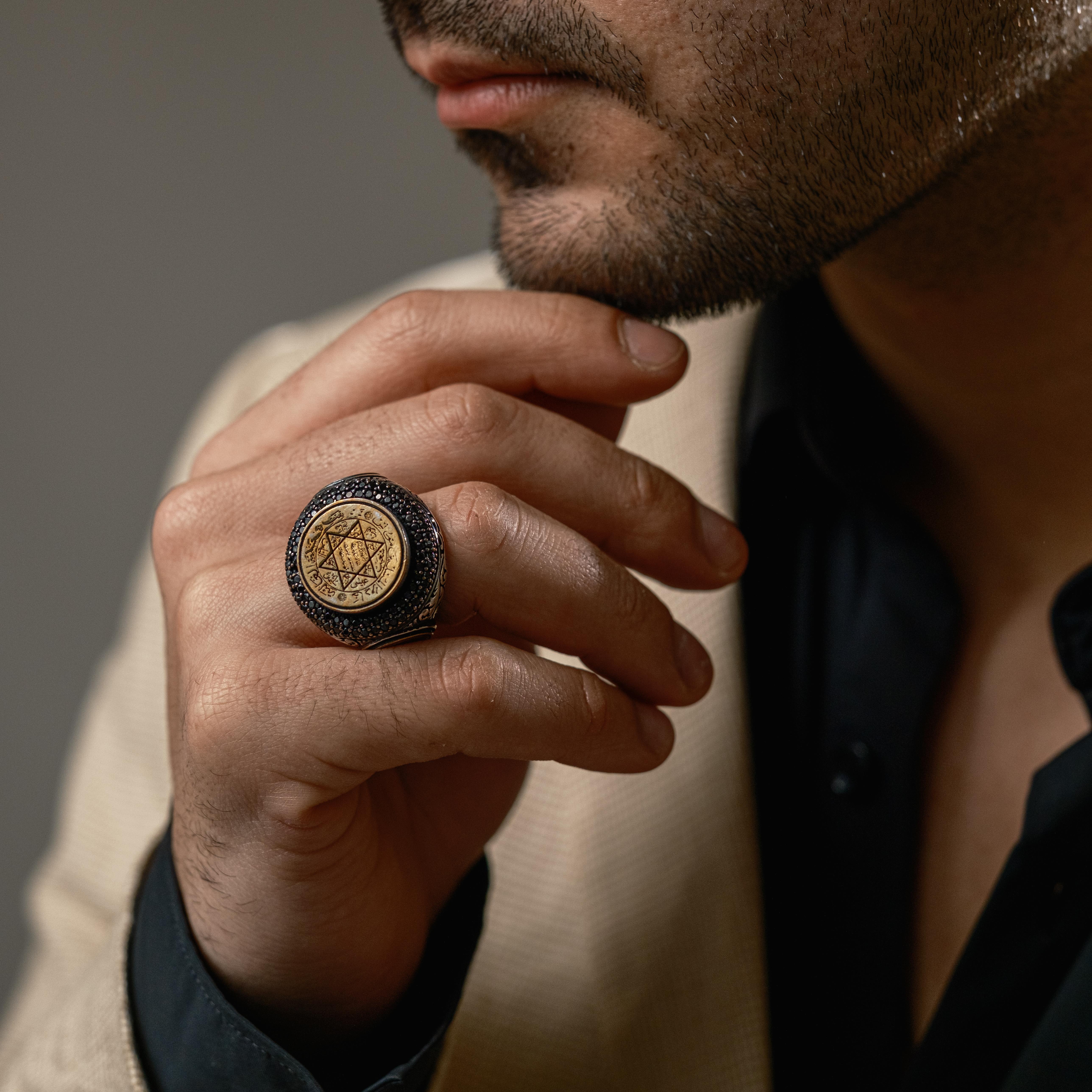 925 Ayar Gümüş Mührü Süleyman Yazılı Özel İşlemeli Erkek Yüzük