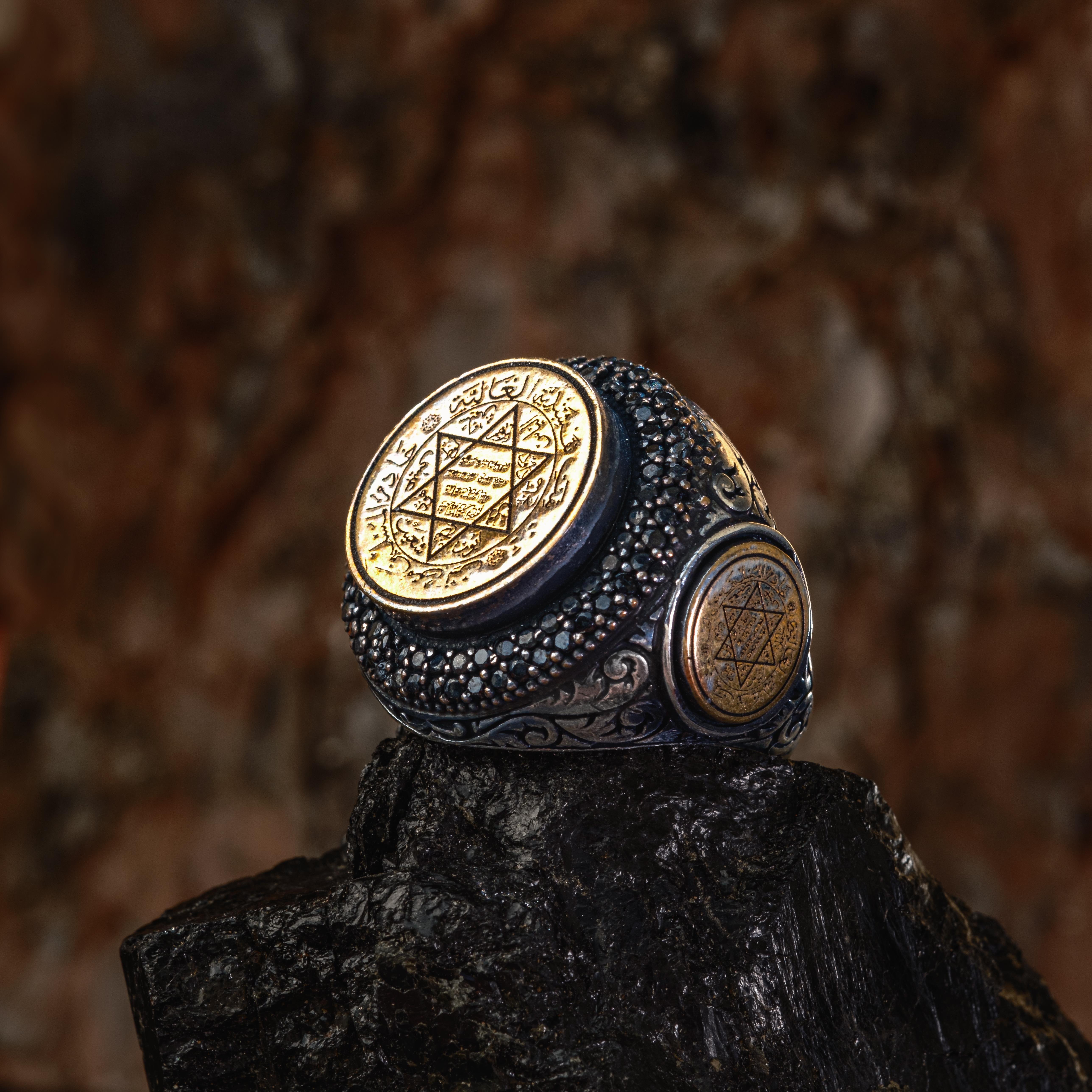 925 Ayar Gümüş Mührü Süleyman Yazılı Özel İşlemeli Erkek Yüzük