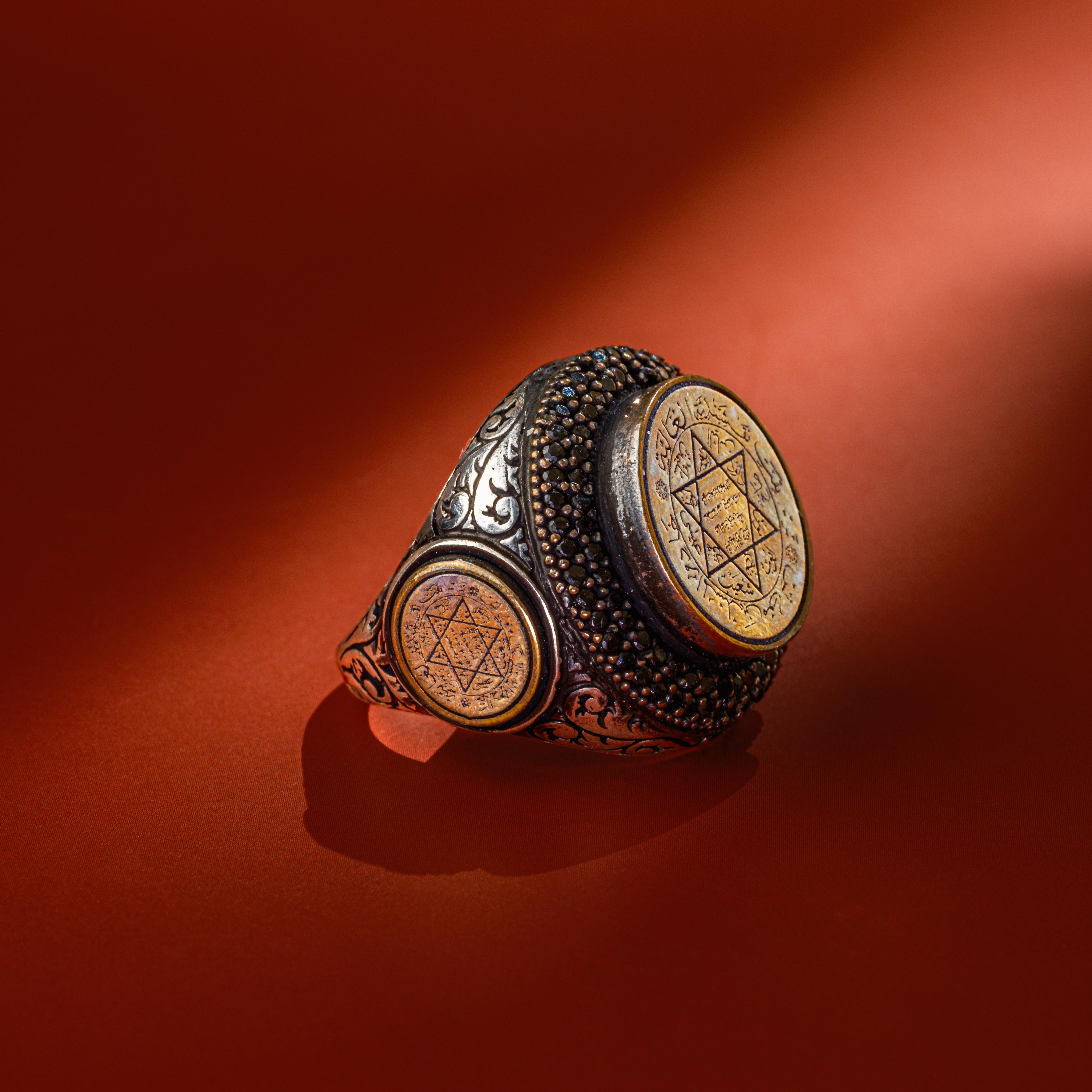 925 Ayar Gümüş Mührü Süleyman Yazılı Özel İşlemeli Erkek Yüzük