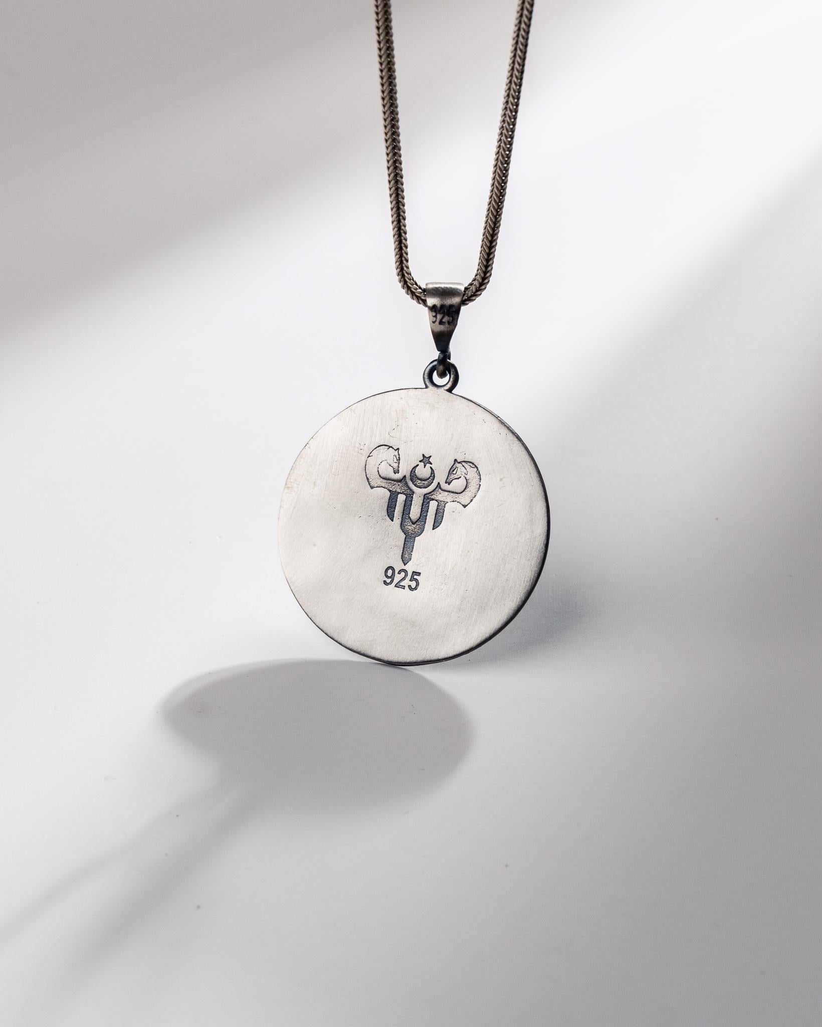 Kabartmalı Süleyman Mührü ve Yaprak Motifli 925 Ayar Gümüş Kolye