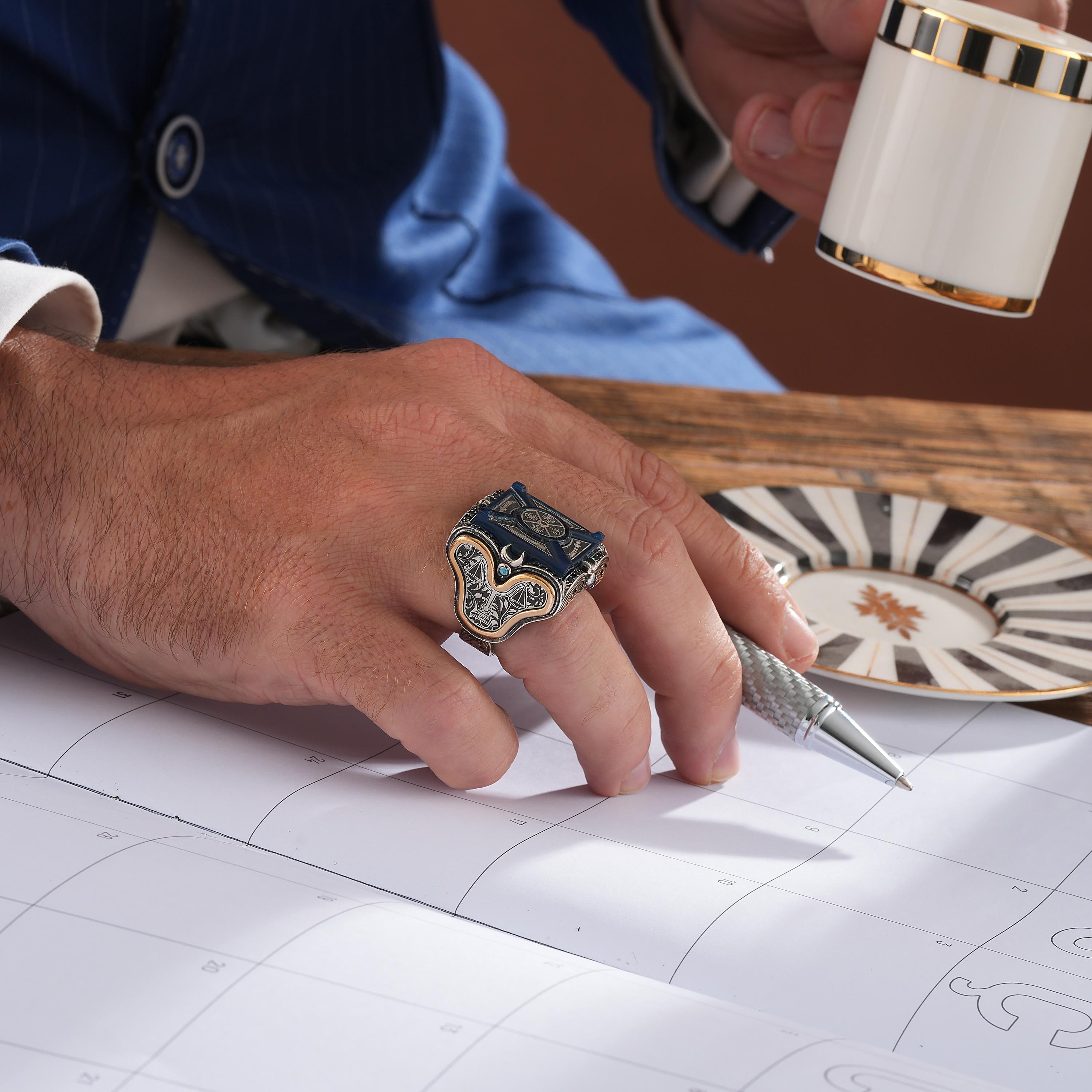 Özel İşlemeli Asalet Gümüş Yüzük