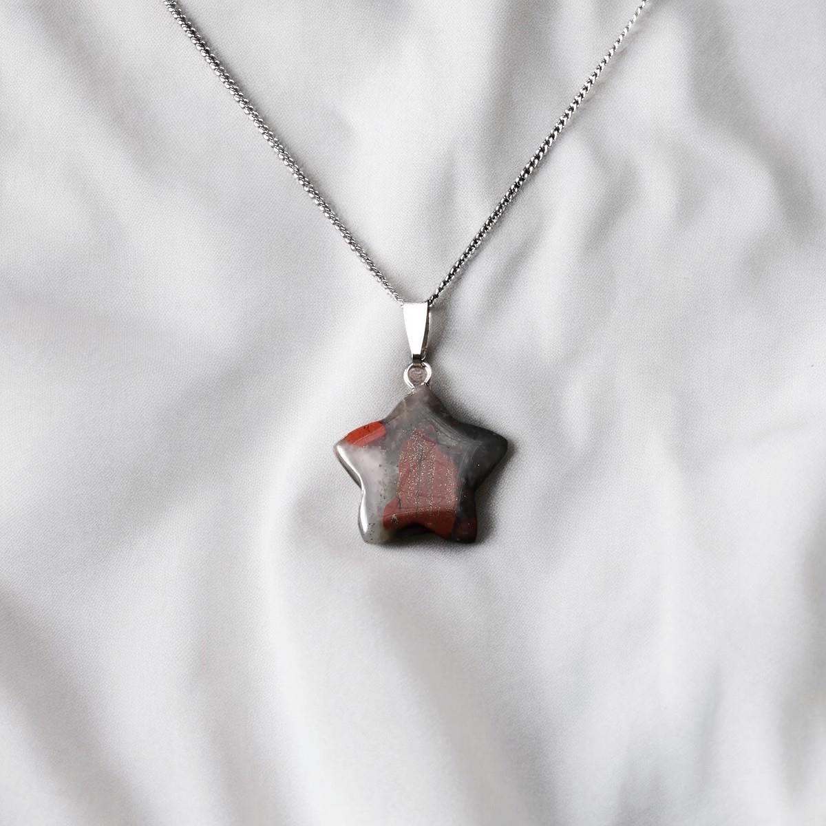 Yıldız Kesim Kan Taşı Kolye