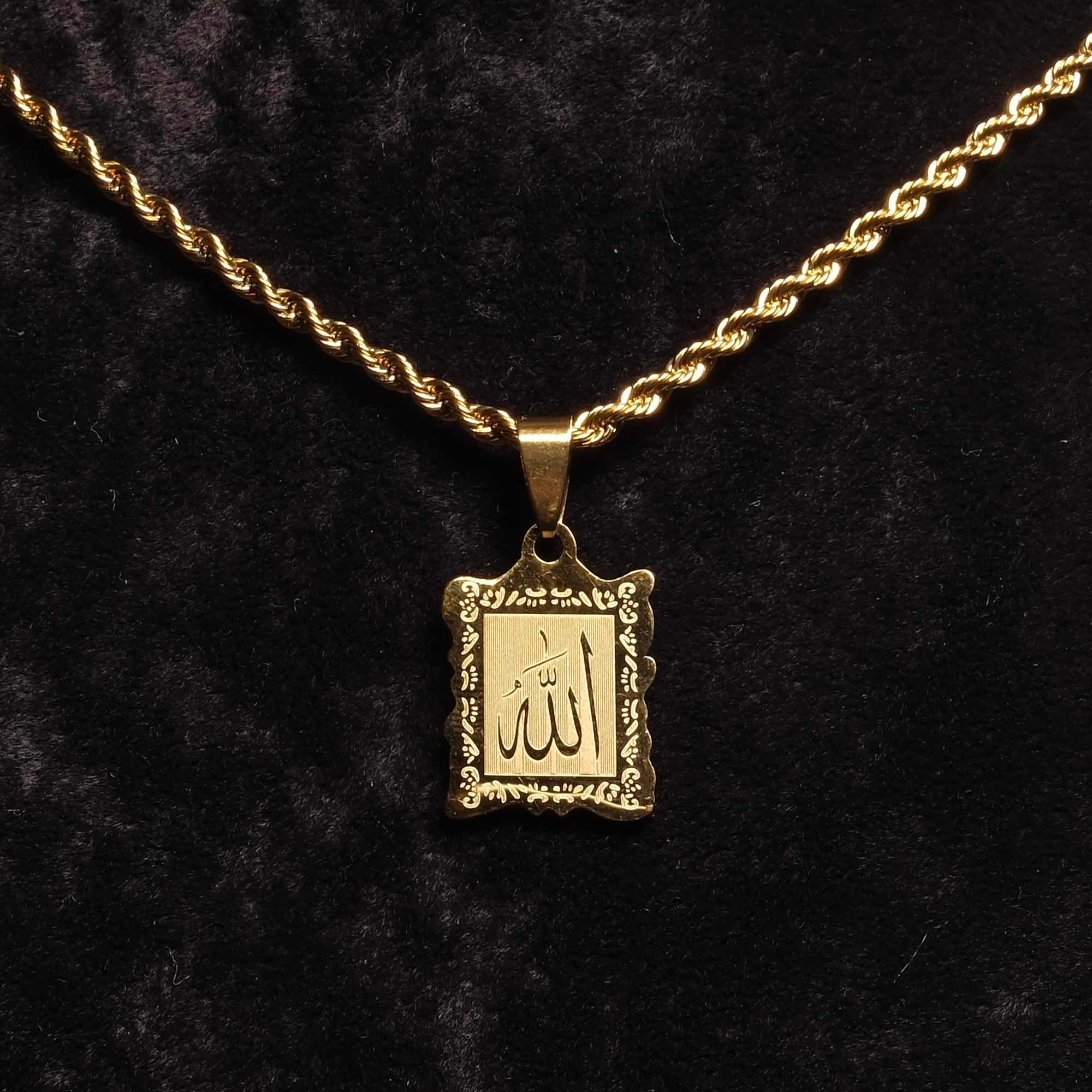 Allah Yazılı Dikdörtgen Altın Kaplama Çelik Kolye Burgu Zincirli