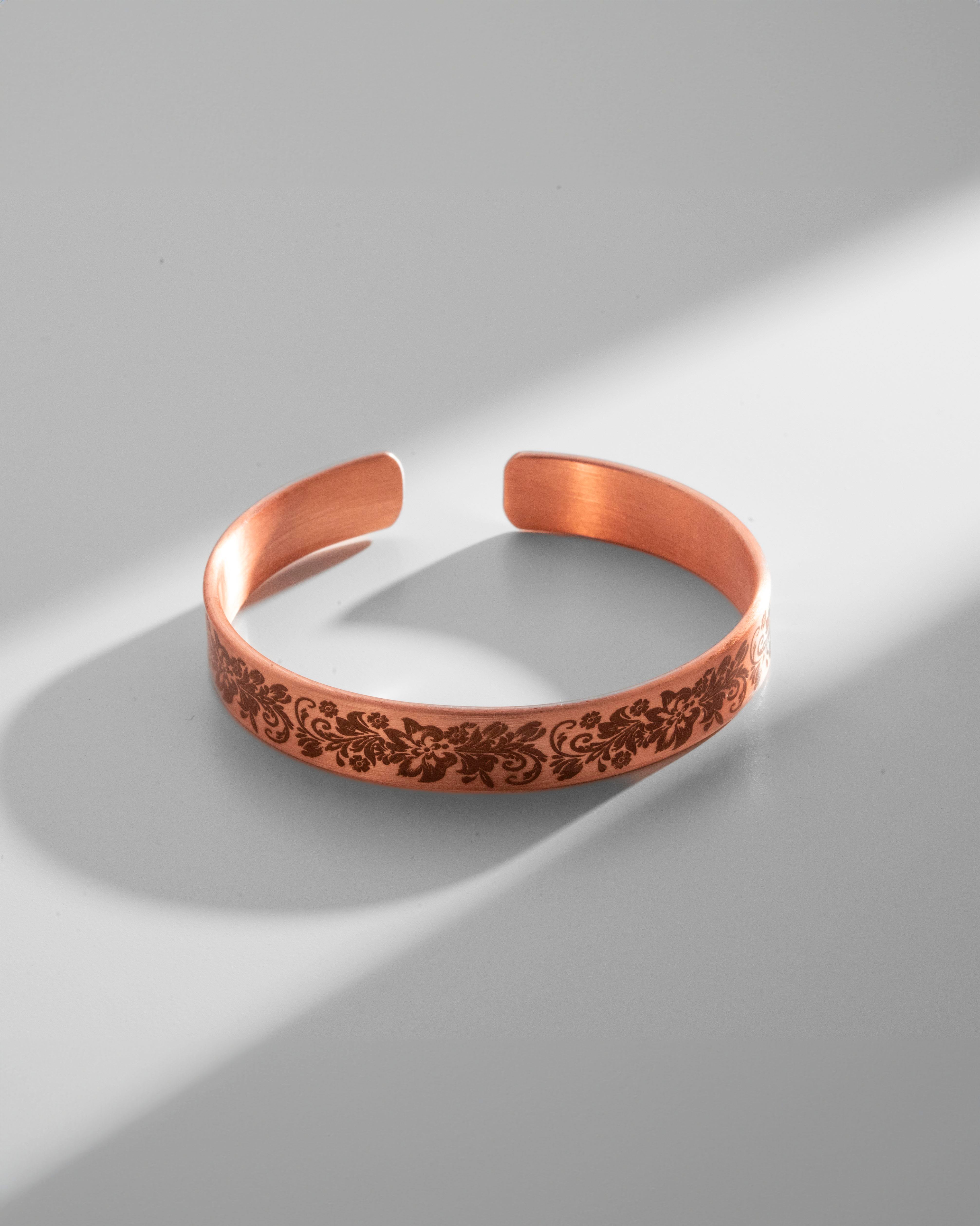 Çiçek Desenli Bakır Bilezik (Zeolit Taşı)