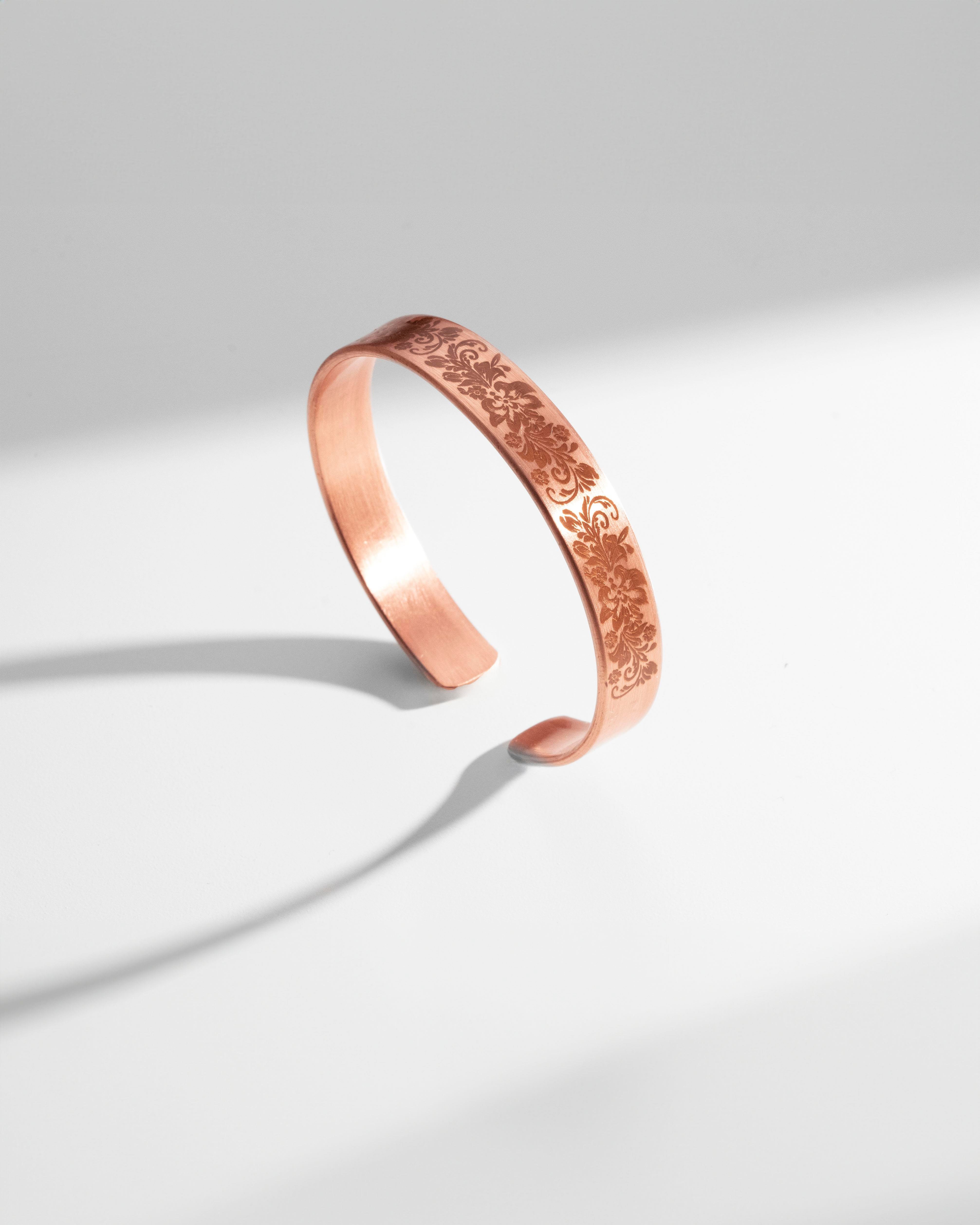Çiçek Desenli Bakır Bilezik (Zeolit Taşı)