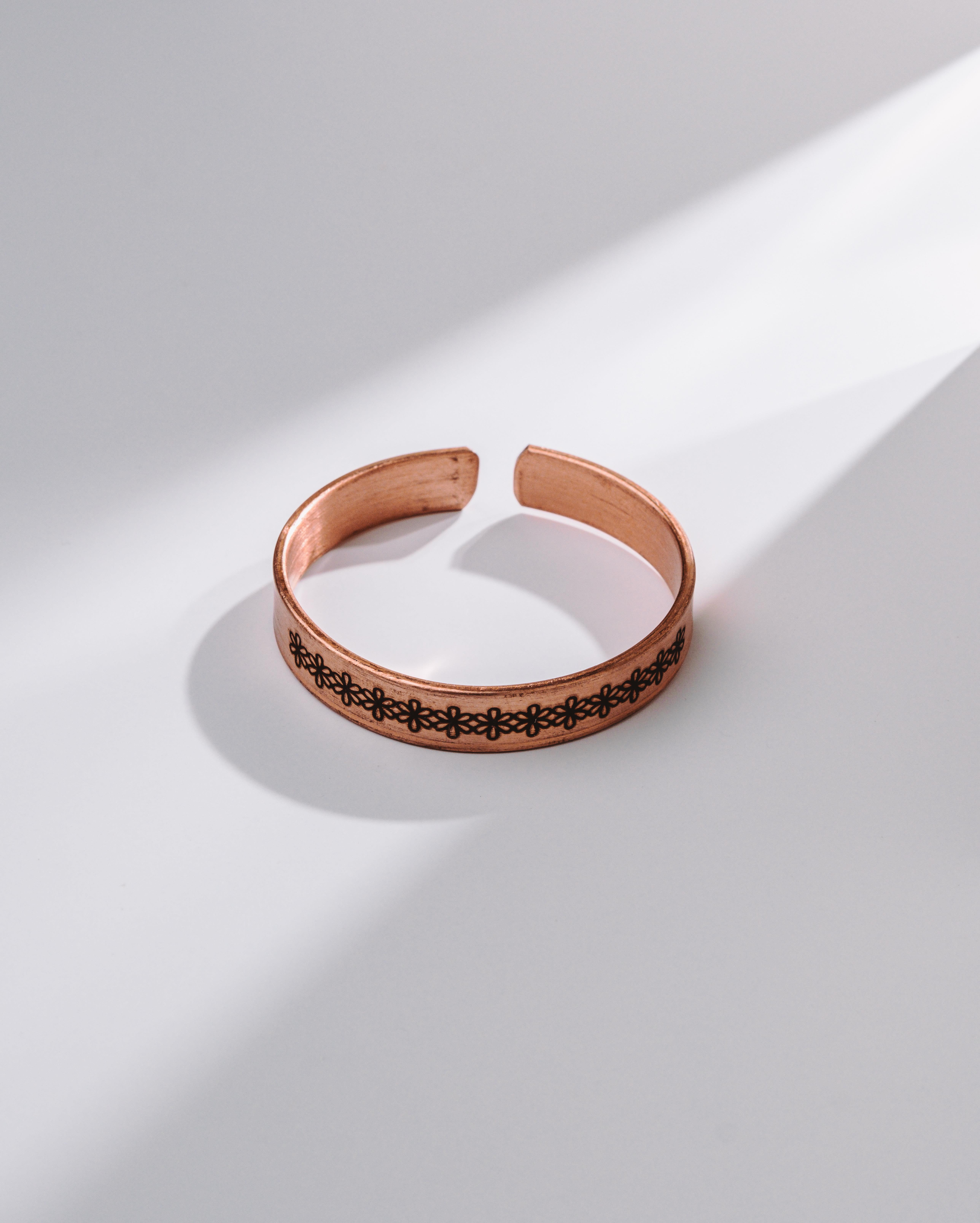 Çiçek Zinciri Motifli Bakır Bilezik