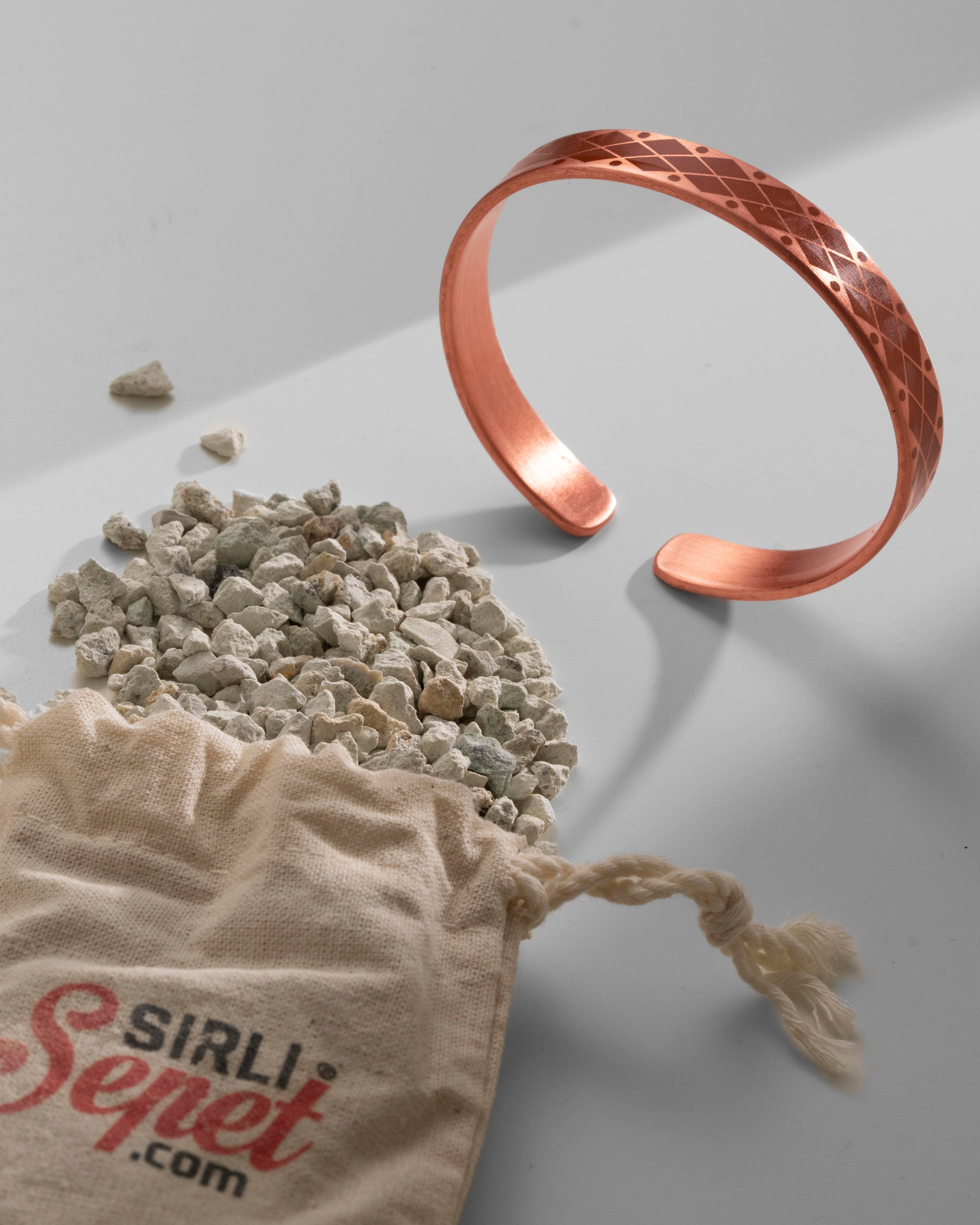 Eşkenar Motifli Bakır Bilezik (Zeolit Taşı)