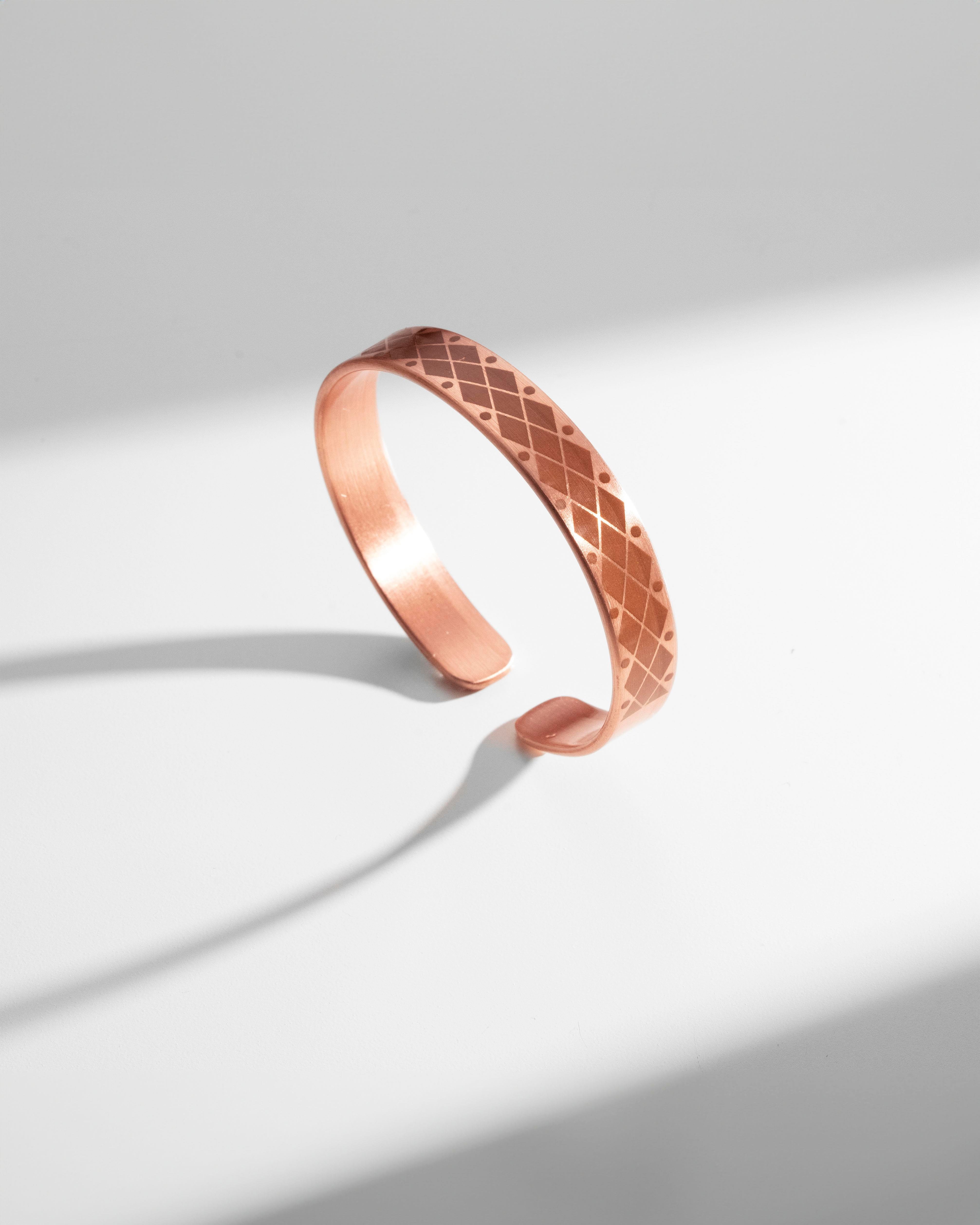 Eşkenar Motifli Bakır Bilezik (Zeolit Taşı)