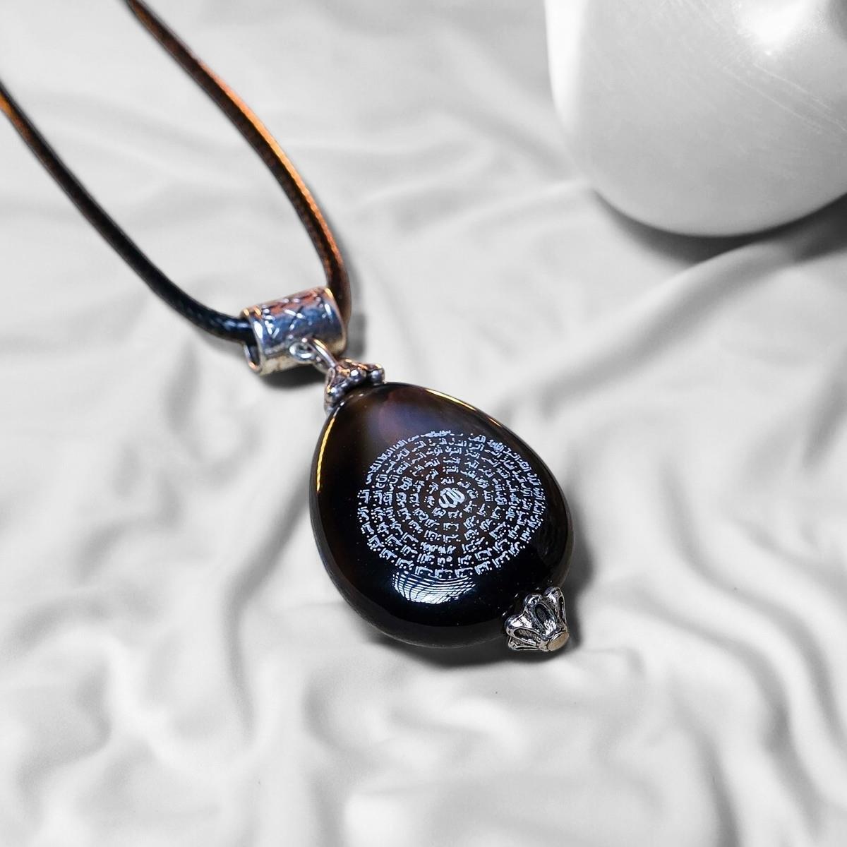 Esma-ül Hüsna Yazılı Siyah Damla Kesim Akik Taşı Kolye