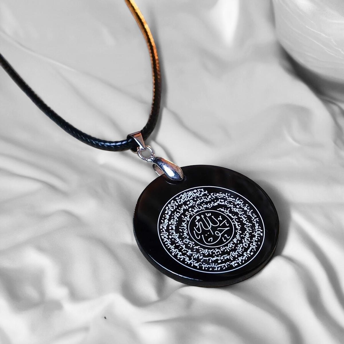 Hakkani Mührü Yazılı Yuvarlak Siyah Akik Taşı Kolye