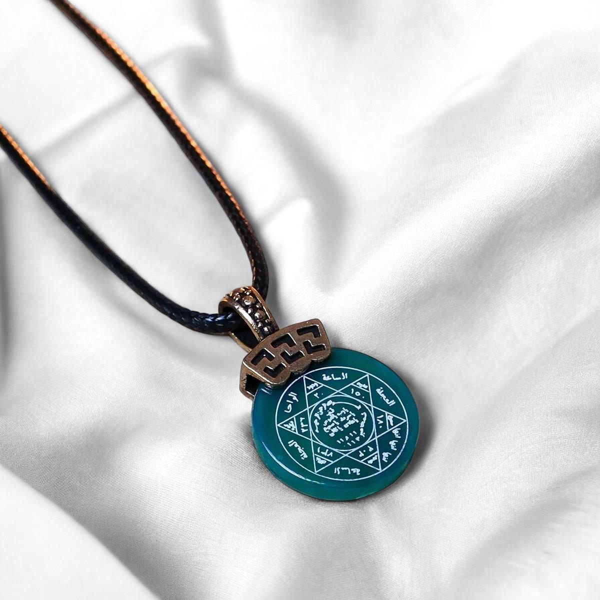 Mührü Süleyman Yazılı Yuvarlak Yeşil Akik Taşı Kolye