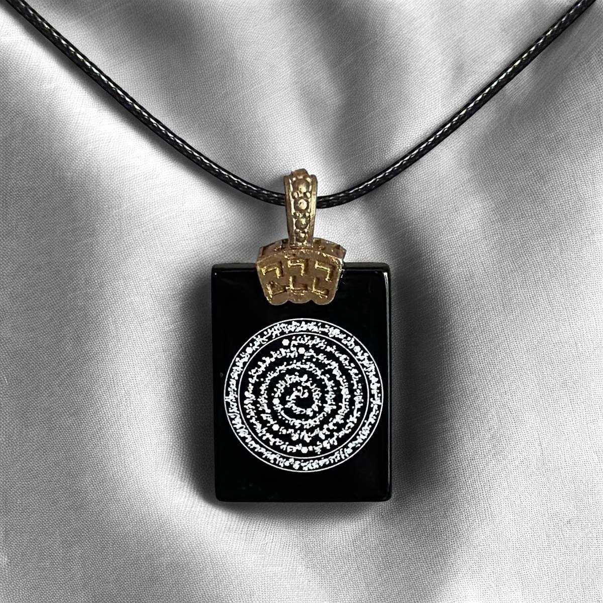 Siyah Kare Mührü Süleyman Yazılı Akik Taşı Kolye