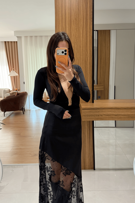 Adeline Siyah Göğüs Dekolteli Bodysuit