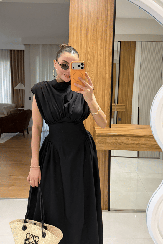 Adios Siyah Belden Oturtmalı Astarlı Elbise