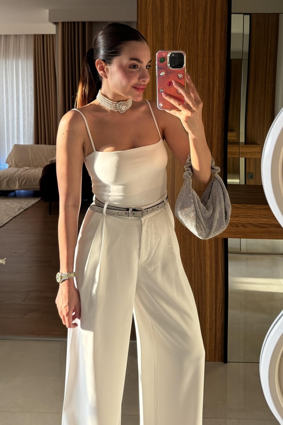 Avenza Beyaz Askılı Crop