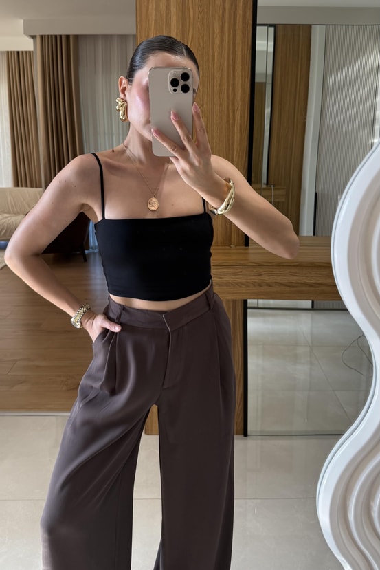 Avenza Siyah Askılı Crop