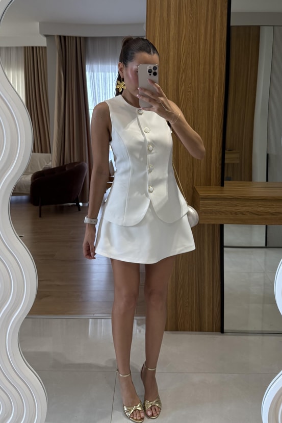 Bludenz Beyaz Düğmeli Tulum