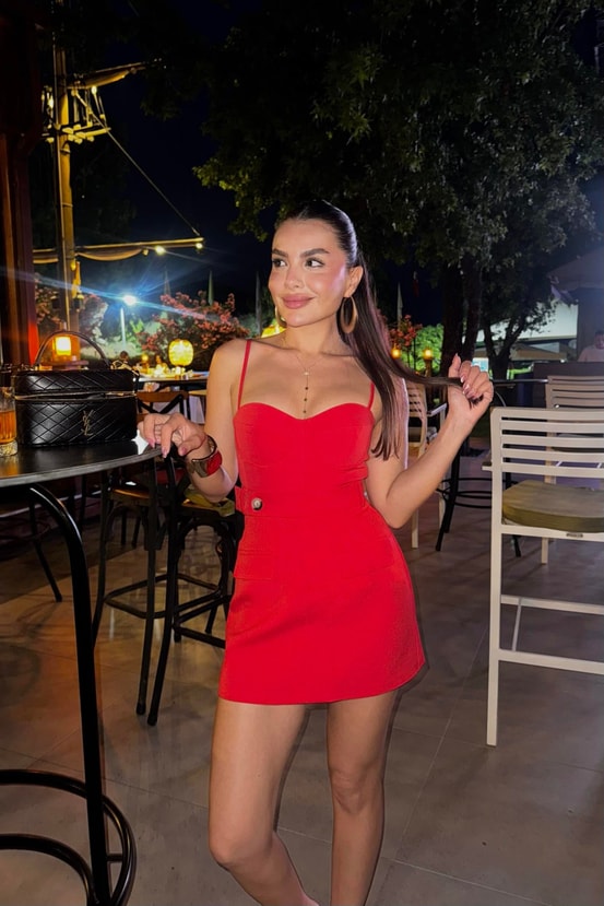 Brian Kırmızı Kalp Yaka Askılı Crop