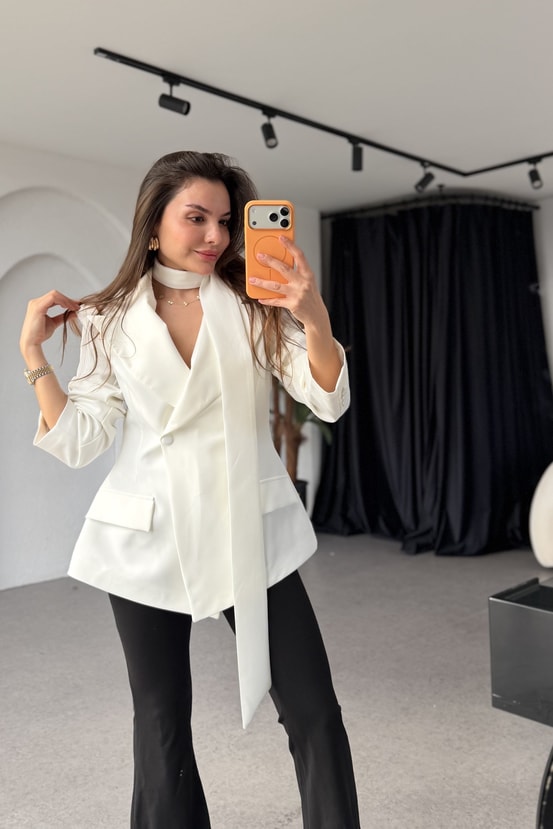 Classy Beyaz Şal Detaylı Blazer 