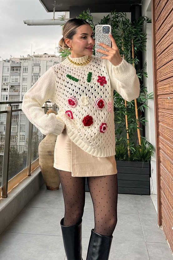 Fiore Önü Çiçek İşlemeli Örme Kazak
