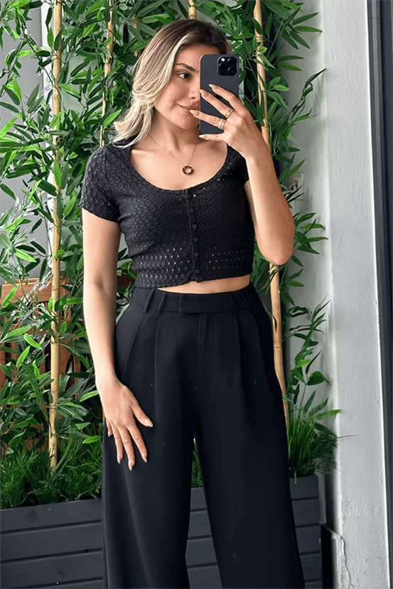 Hm fitilli delikli mini crop top - Siyah