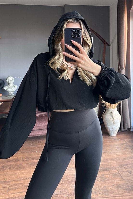 Kapusonlu siyah saten sweat
