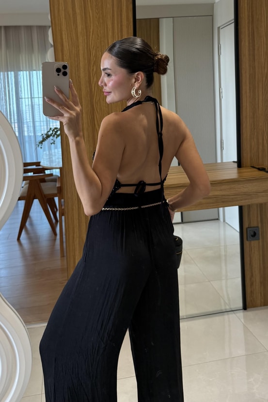 Karolina Payet Sırt Dekolteli Bluz