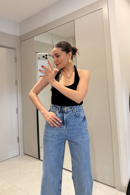 Leuven Siyah Halter Yaka Dilvin Crop