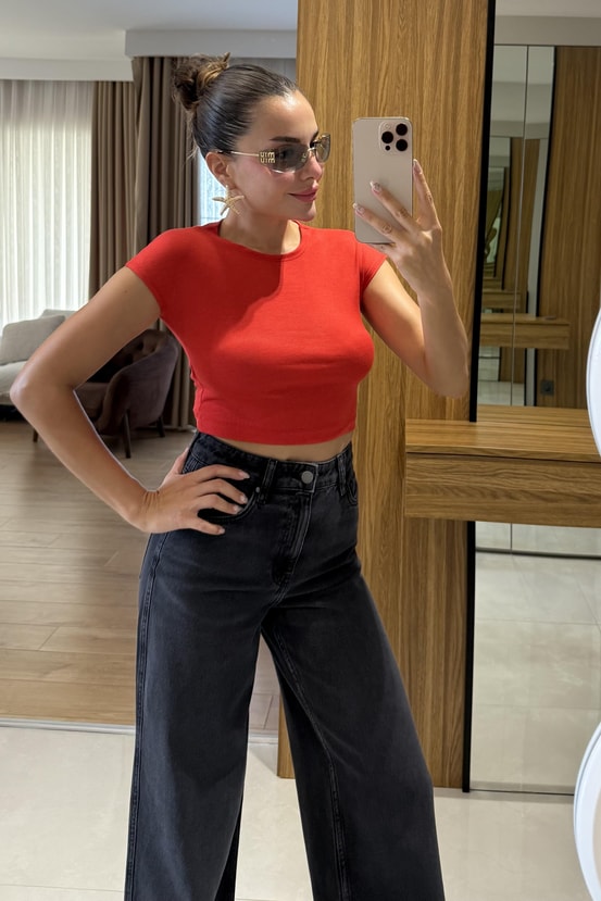 Locals Kırmızı Basic Dilvin Crop 