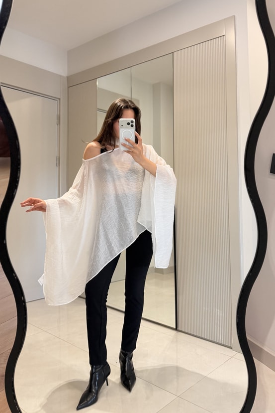 Loretta Beyaz Pelerin Şifon Bluz