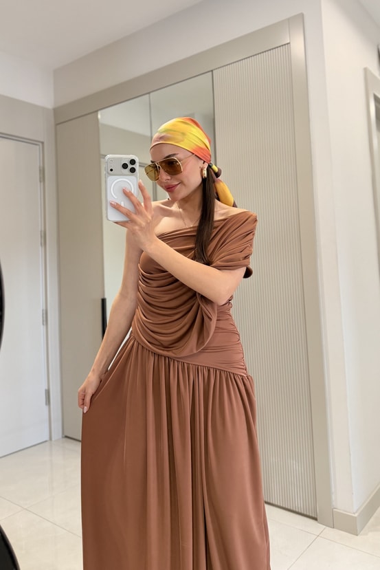 Melodie Kahve Drapeli Tek Omuz Elbise